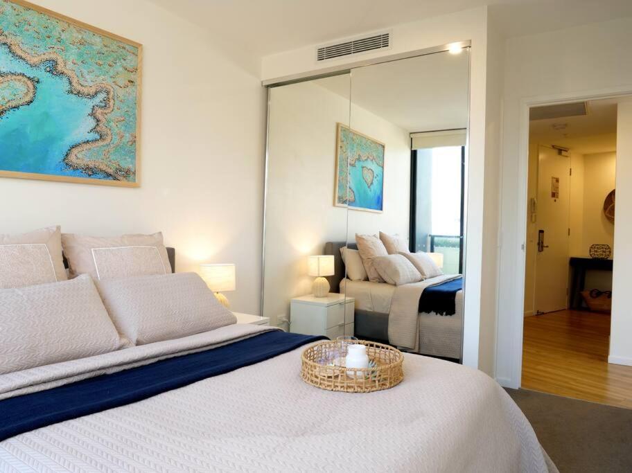 Modern 1 Brm Apartment With Pool Close To Beach Гоулд Коуст Екстериор снимка